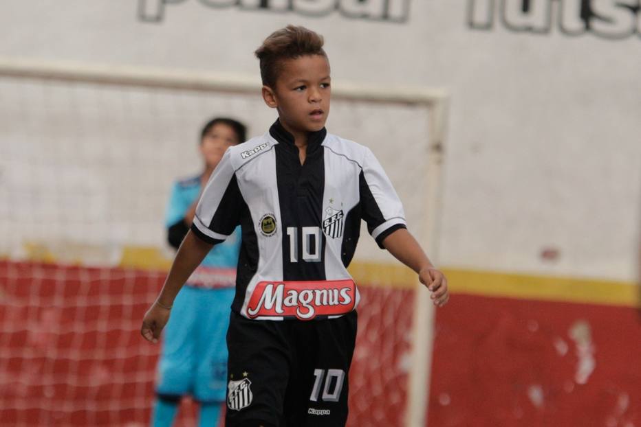 Futbollisti 9-vjeçar siguron një kontratë të majme sponsorizimi