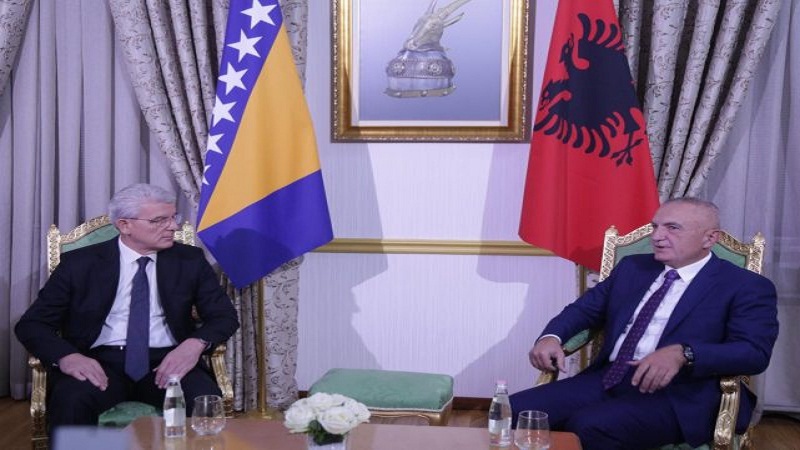 Kreu i Presidencës së Bosnjes: Do hapim ambasadë në Tiranë! Meta: Uroj që qeveria shqiptare ta rihapë në Sarajevë 