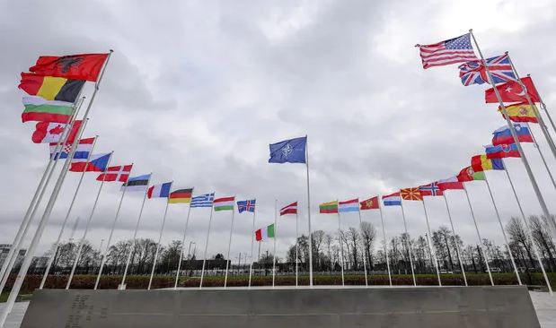 Kina thotë se Nato ‘ka trazuar Evropën’, e paralajmëron për rolin në rajonin Azi-Paqësor (fotot)