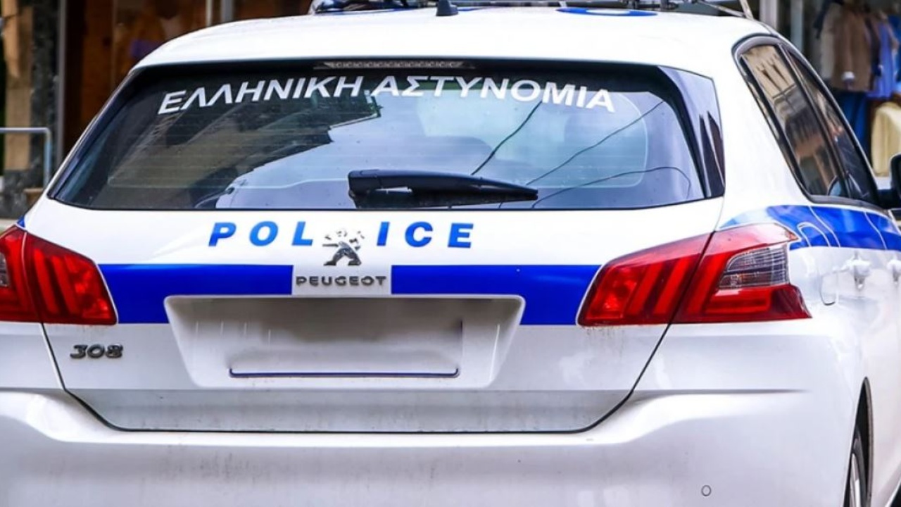 Debatuan jashtë një dyqani në Greqi, shqiptari qëllon me armë zjarri një 33-vjeçar